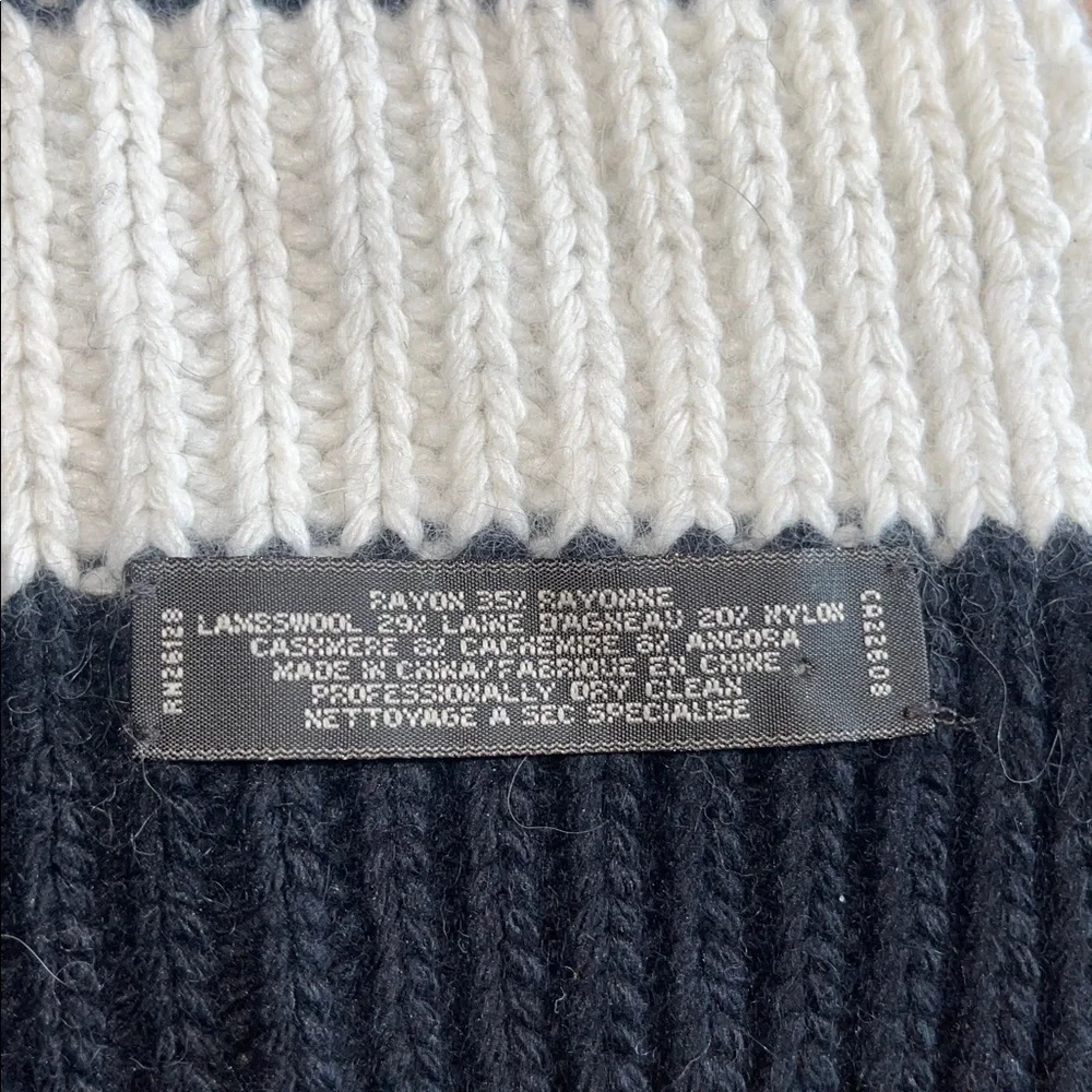 Coach Black and White Ribbed Scarf sweater cashmere blend